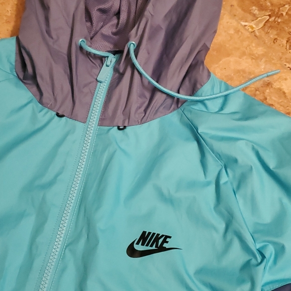 Nike Windbreaker - Picture 2 of 5